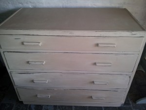 Fabulous vintage chest of drawers. finished in 'Country Grey' chalk paint and clear wax. £80